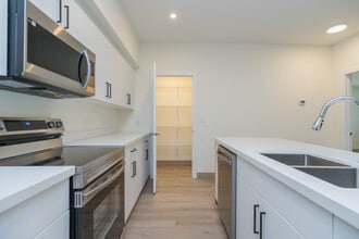 Building Photo - Templeton Heights