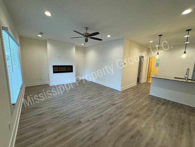 Building Photo - 3BR/3.5 BA For Rent