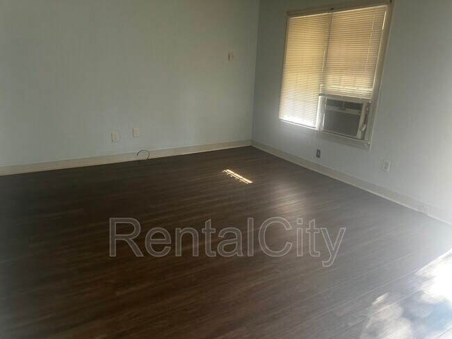 Foto del edificio - 200 N 28th Ave