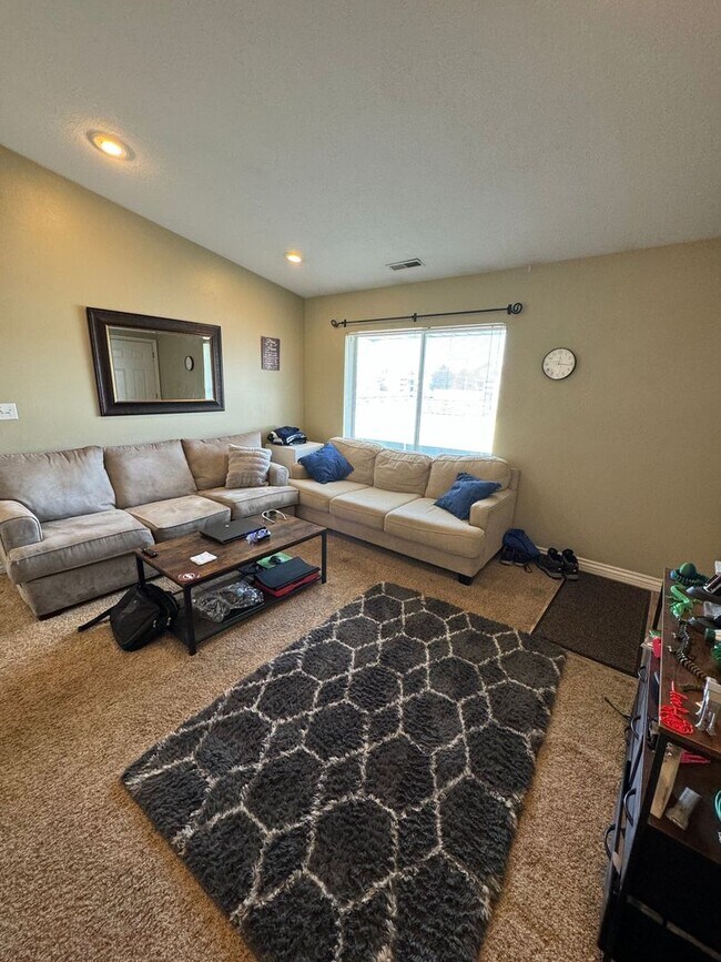 Building Photo - Perfectly Located Condo