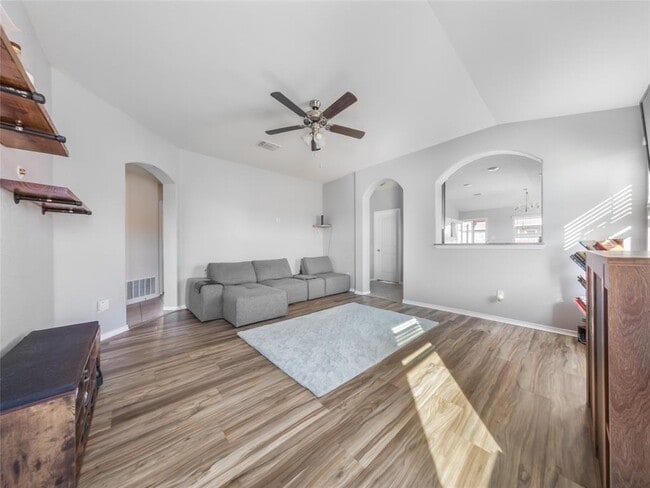 Building Photo - 137 Hematite Ln
