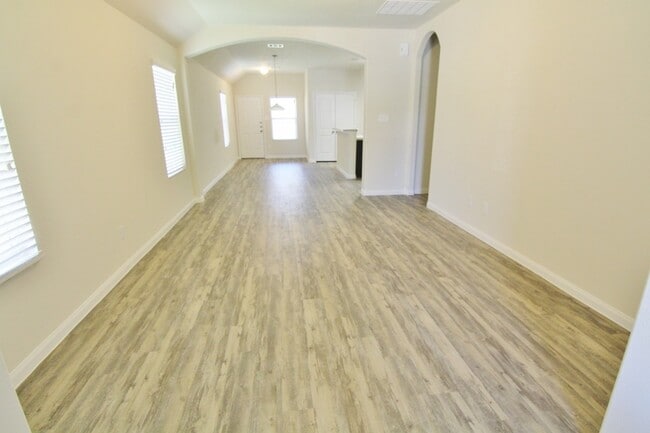 Foto del edificio - 13150 Ingram Gap Ln