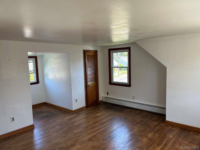 Building Photo - 63 I U Willets Rd