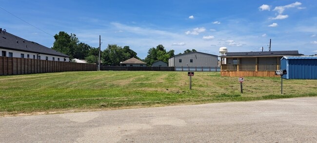 Building Photo - 21105 Briar Cove Cir