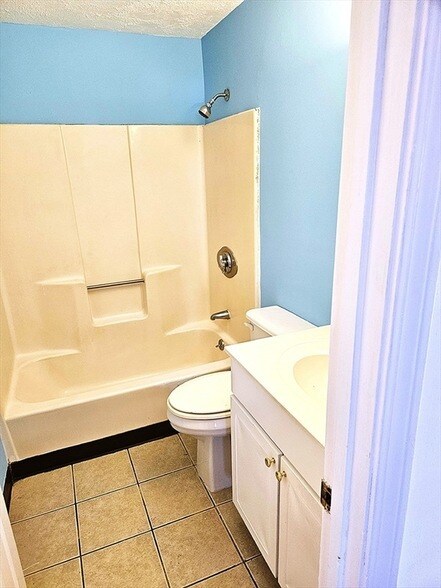 Foto del edificio - 75 Scotch Pond Pl