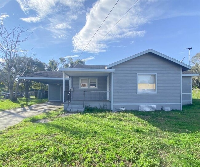 Foto del edificio - 830 N Combee Rd