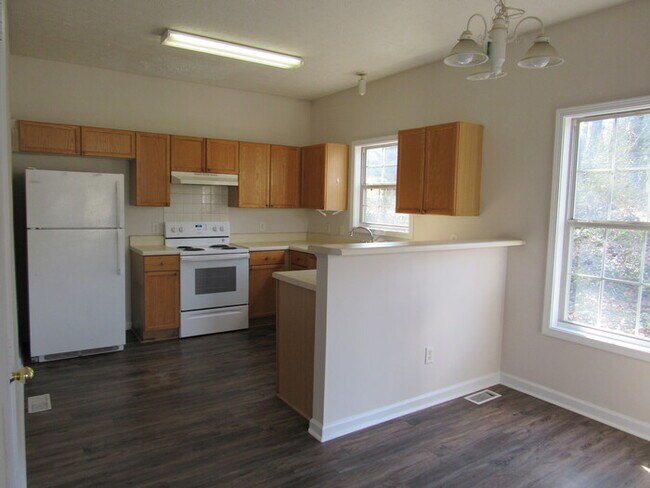 Foto del edificio - Home Available Now!!