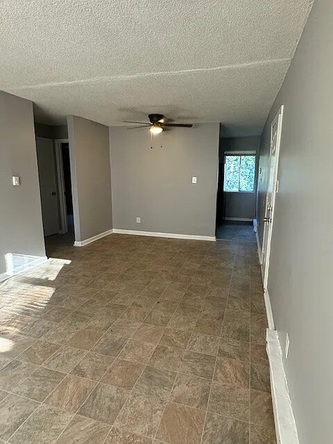 Foto del edificio - Room in Condo on Alamance Church Rd