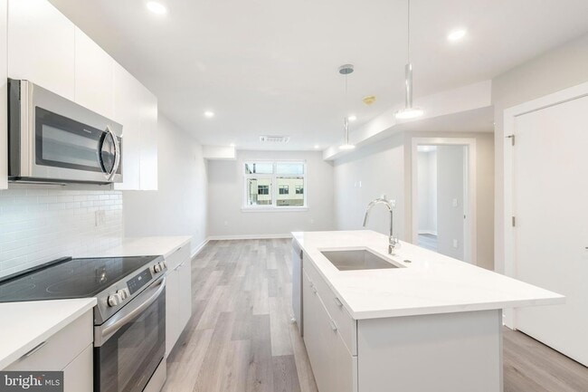 Building Photo - 3449 Scotts Ln