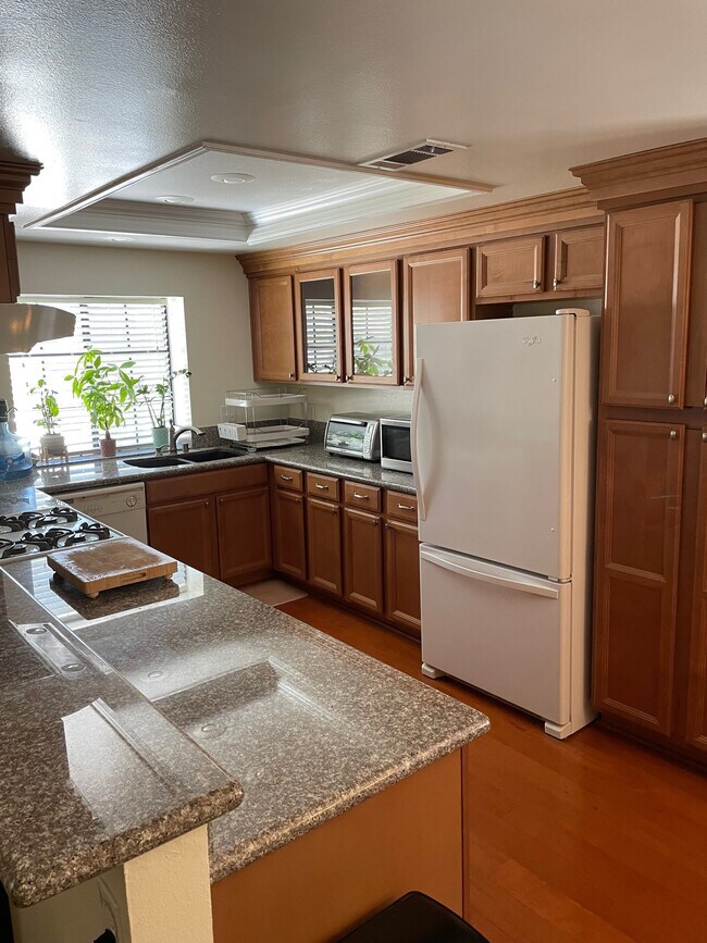 Photo - 21616 Laurelrim Dr Apartment