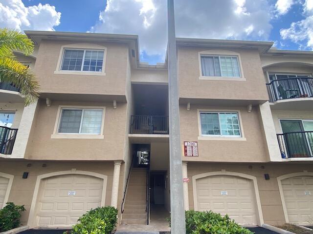Building Photo - 1700 Crestwood Ct S