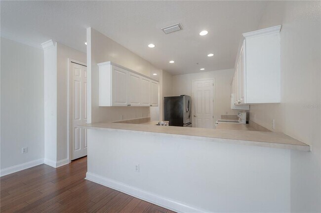Foto del edificio - 6825 S Kissimmee St