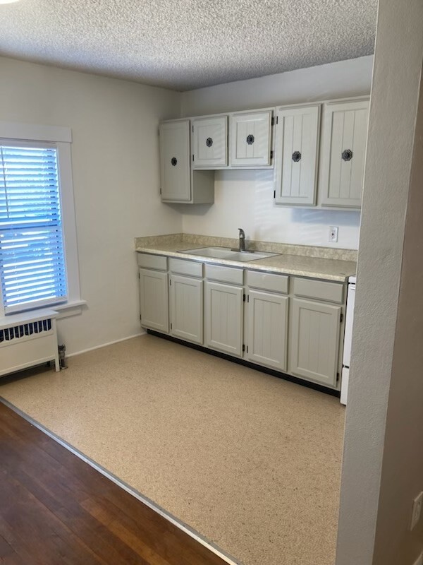 Foto del edificio - 710 Cedar Ave