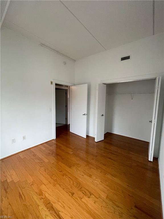 Building Photo - 443 St Pauls Blvd