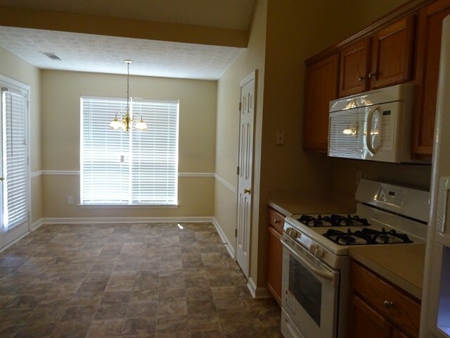 Foto del edificio - 590 Chaseridge Drive