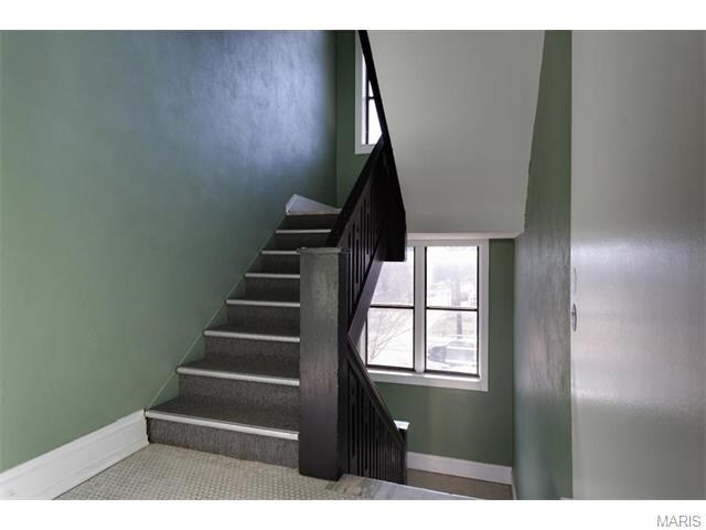 Interior Photo - 5355 Pershing Ave