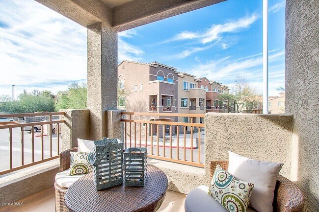 Foto del edificio - 240 W Juniper Ave
