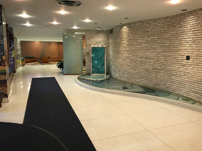 Foto del edificio - 6301 N Sheridan Rd