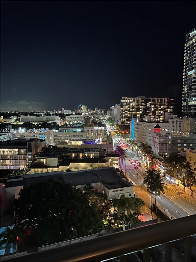 Foto del edificio - 1800 Collins Ave