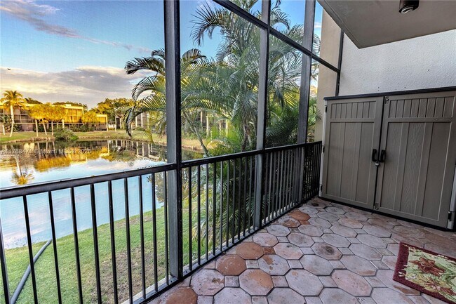 Foto del edificio - 2930 SW 87th Terrace