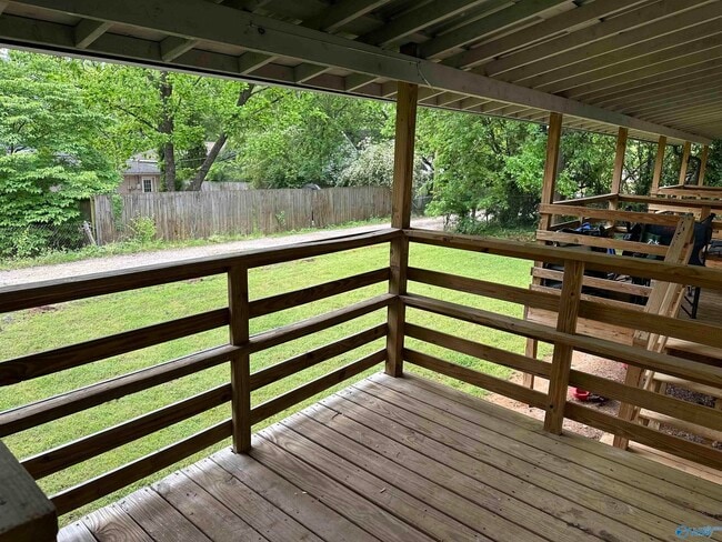 Building Photo - 1114 NW Oakwood Ave