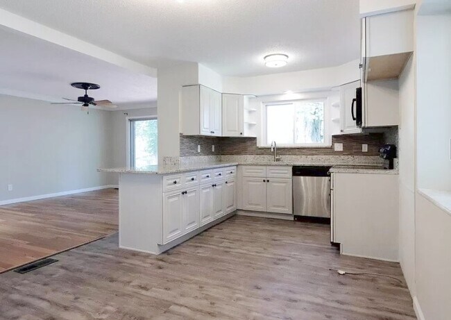 Building Photo - 1411 Old Farm Dr