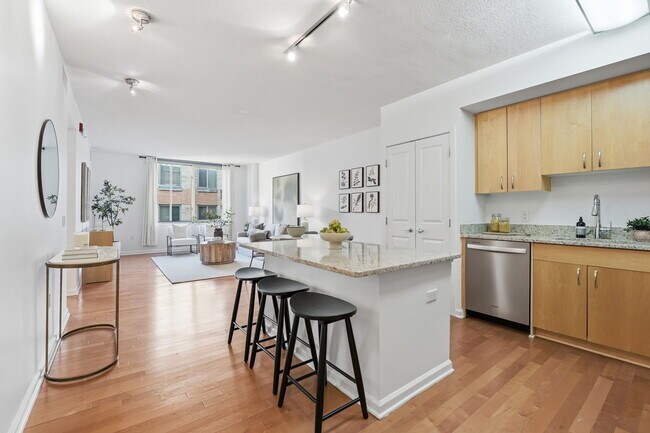 Building Photo - 440 L St NW