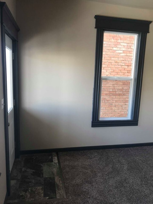 Building Photo - 710 w galena st