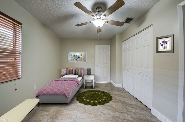 Foto del edificio - 7021 SW 129th Ave