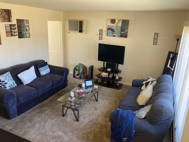 Building Photo - 345 1st Ct
