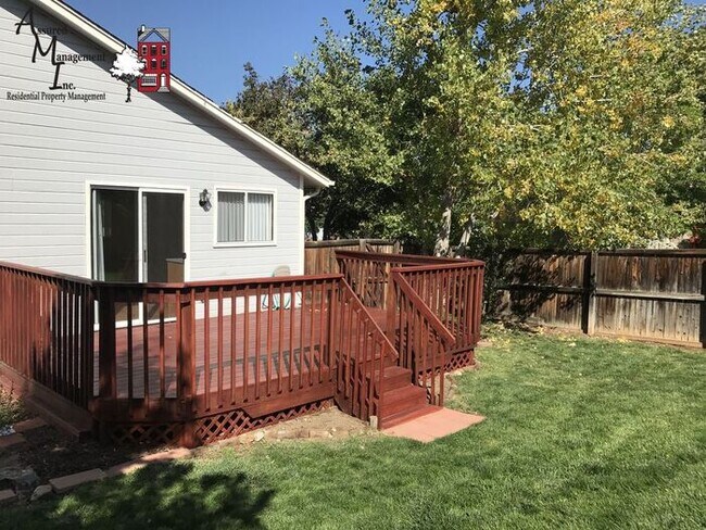 Building Photo - Highlands Ranch 3 Bedroom on Corner Lot!