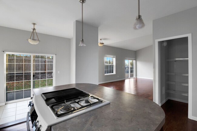 Foto del edificio - 3 Bed 2.5 Bath - Fireside - RV/Boat Parking - Fort Nugent Park