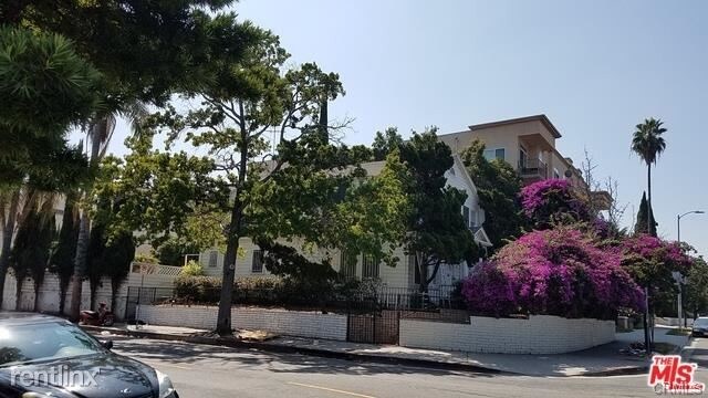 Foto principal - 3 br, 2 bath House - 950 S Wilton Pl