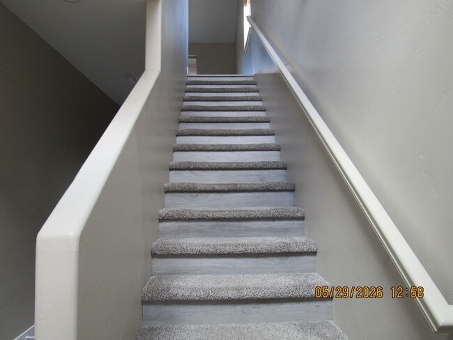 Building Photo - Townhome in Rifle!