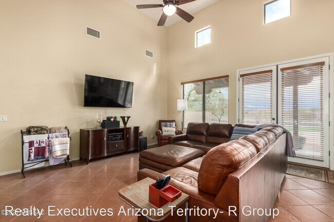 Building Photo - 5 br, 4 bath House - 10565 S. Sage Hills Ct