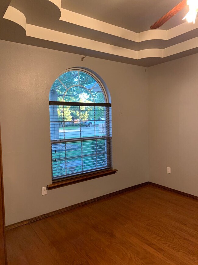 Foto del edificio - 4 bedroom 2 bath home