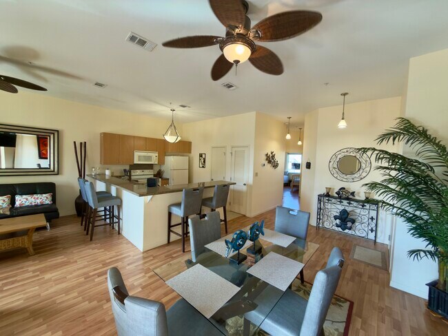 Foto del edificio - 6410 Padre Blvd