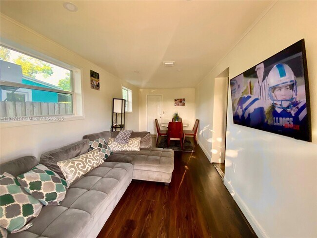 Foto del edificio - 3761 SW 45th Terrace