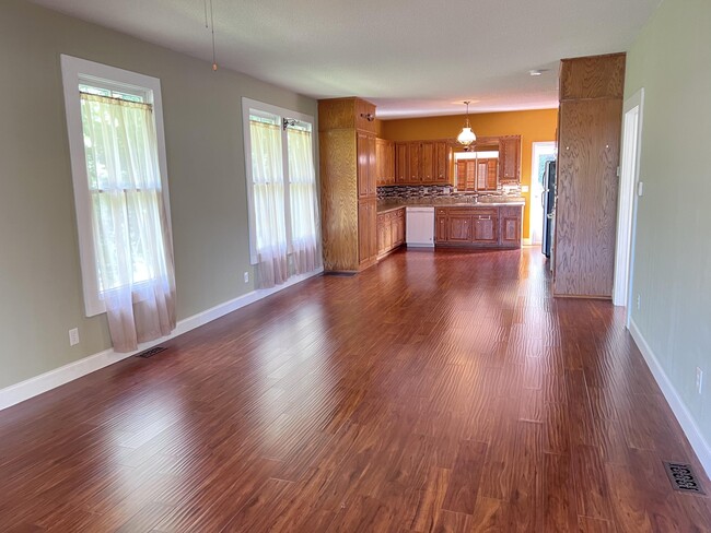 Foto del edificio - 411 W Forest Ave