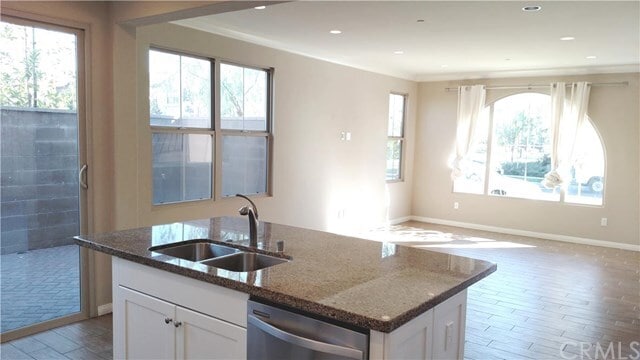 Building Photo - 85 Thornhurst