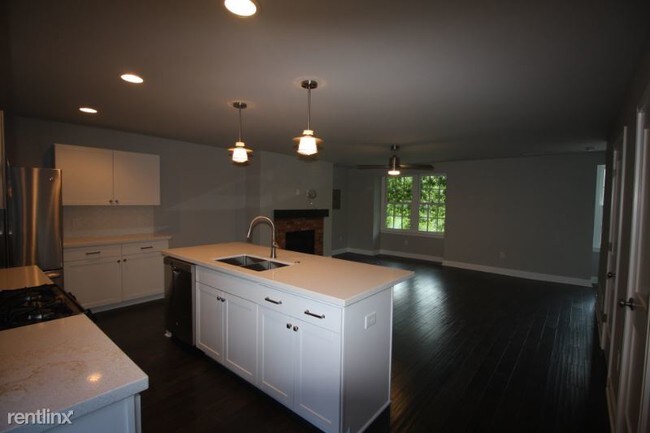 Foto del edificio - 48 Aston Row Ln