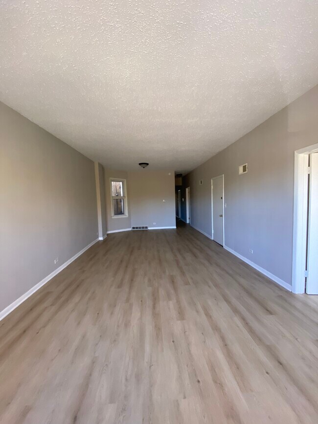 Foto del edificio - 4530 N Lincoln Ave