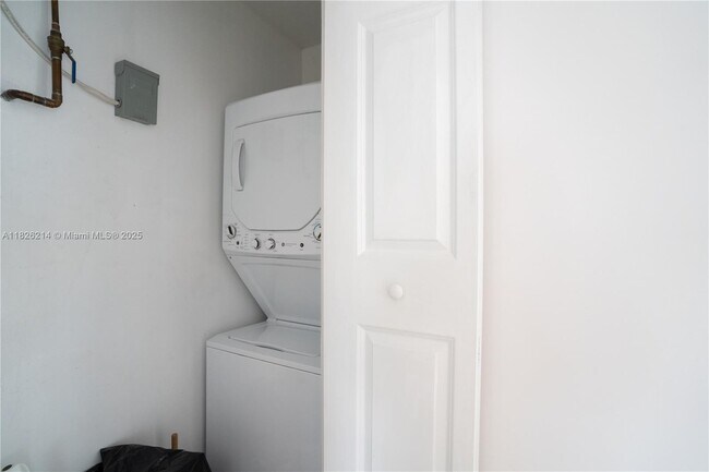 Foto del edificio - 2320 SW 89th Ct