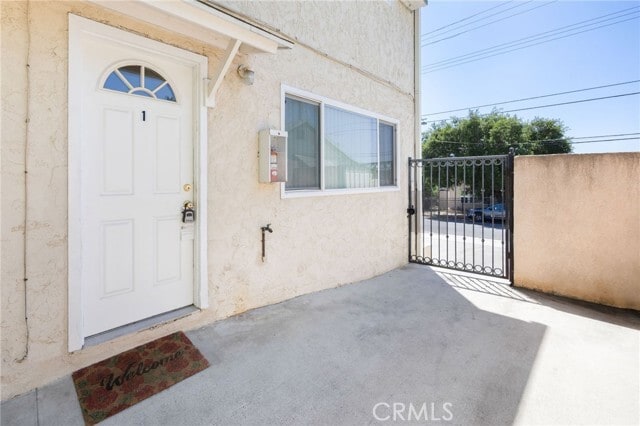 Building Photo - 10330 Plainview Ave