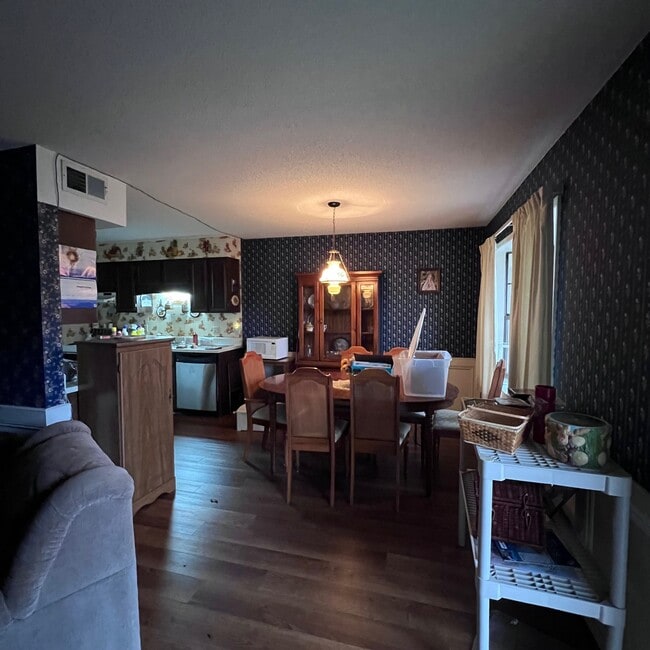 Foto del edificio - 306 Thomas Jefferson Dr