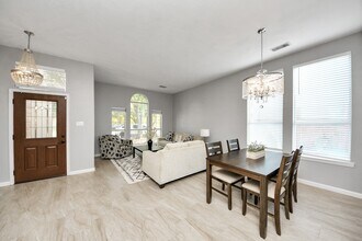 Building Photo - 20922 Whitevine Way