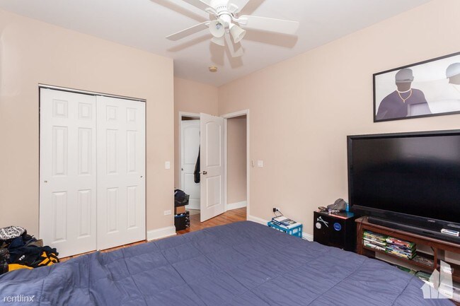 Foto del edificio - 2 br, 1 bath  - 3320 W Byron St