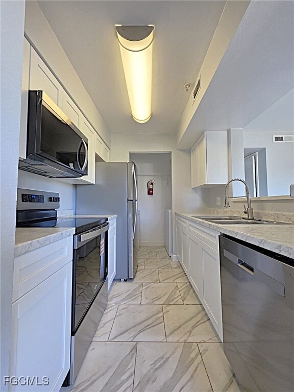 Building Photo - 2925 Winkler Ave