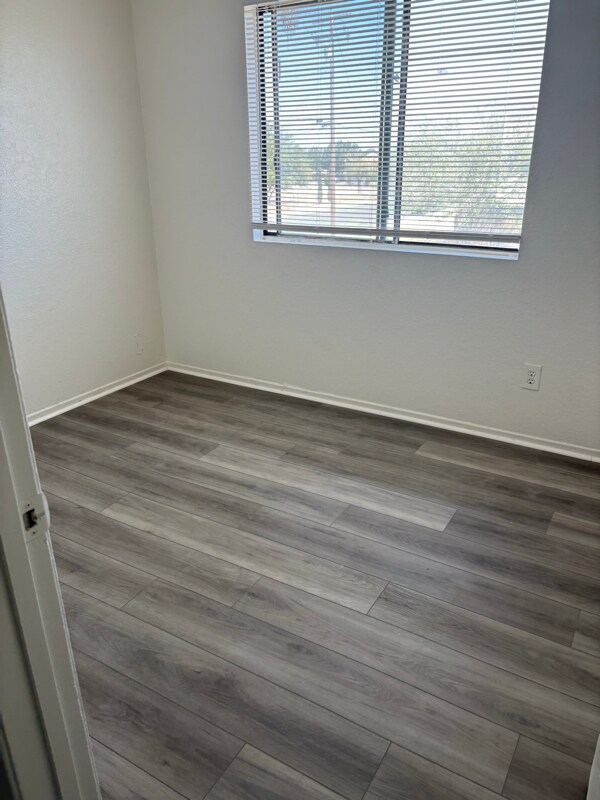 Foto del edificio - 38118 11th St E
