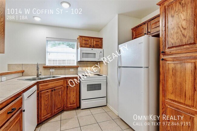 Building Photo - 1014 W Coffin St